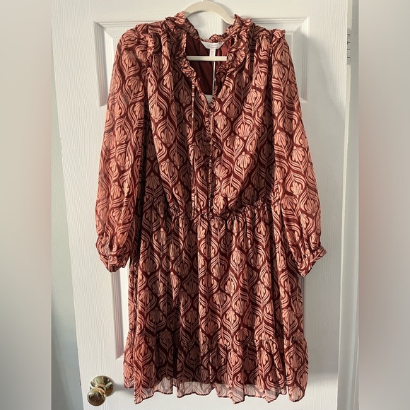 LC Lauren Conrad Dresses & Skirts - LC Lauren Conrad 2X Long Sleeve Maroon Dress with gold shimmer ✨NWT
